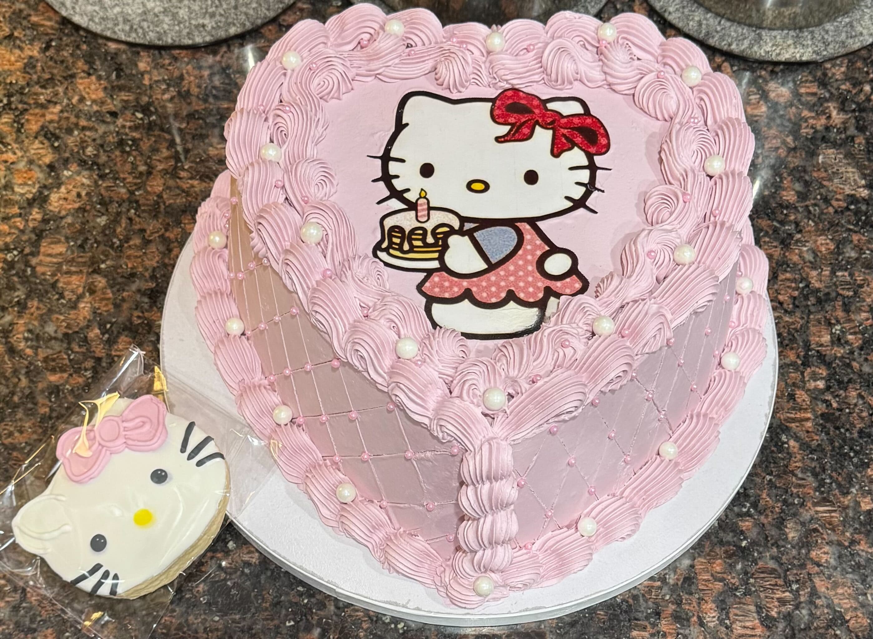Hello Kitty Heart Cake